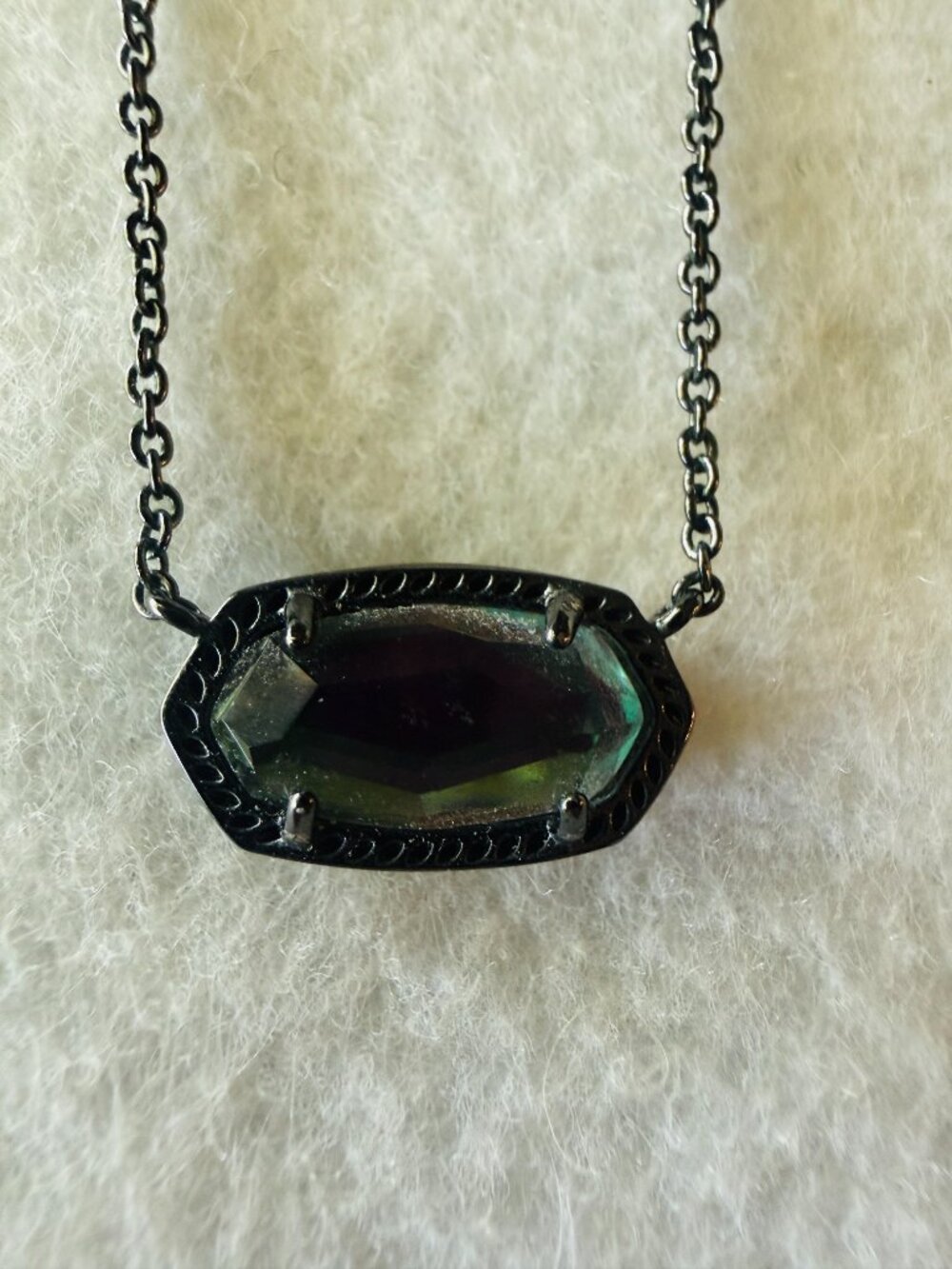 Kendra Scott Elisa Black Gunmetal-tone Chain W/ Iridescent Deep Green Pendant - Picture 6 of 8